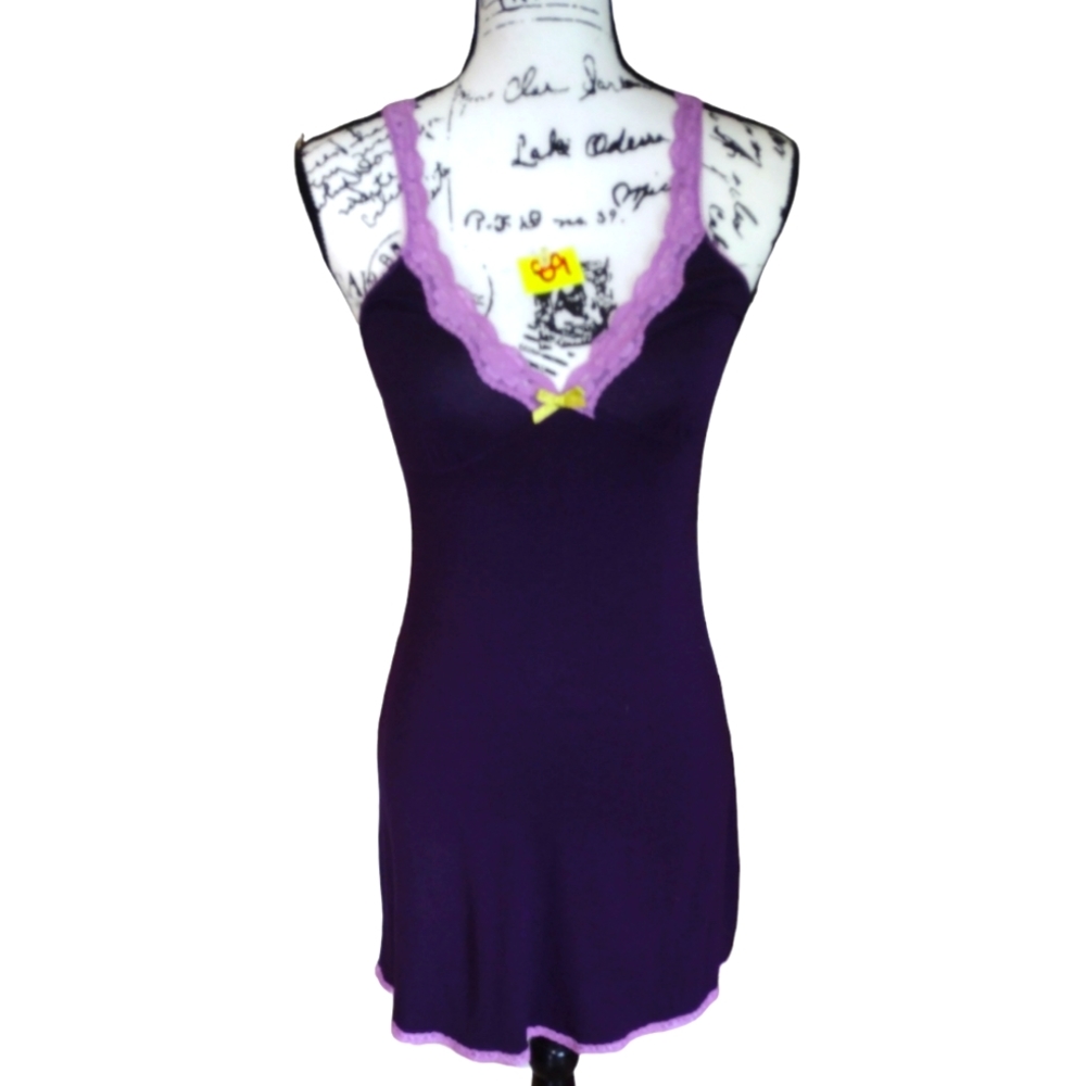 Cosmopolitan nightwear